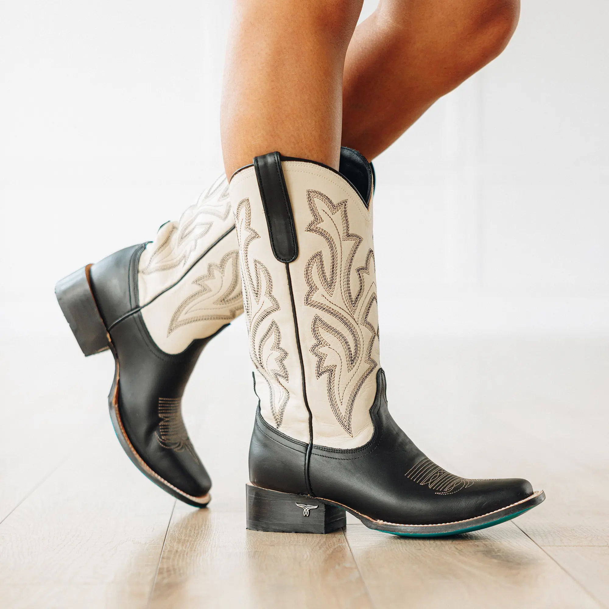 Classic Square Boot - Jet Black and Pale Ivory - Image 2